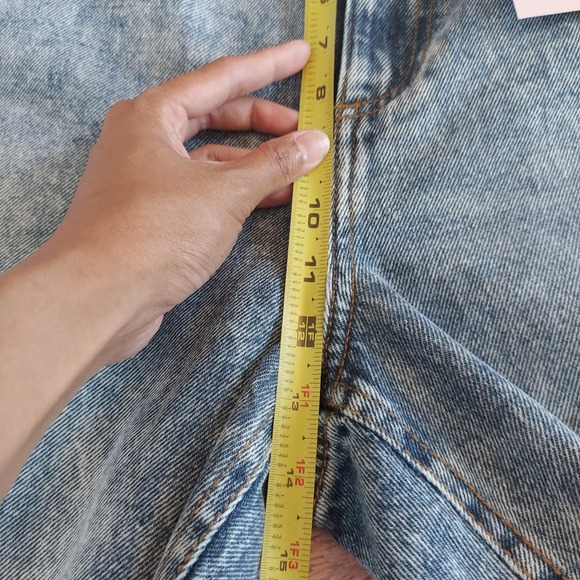 AVEC LES FILLES Workshop Blue Wash High Rise Distressed Jeans Size 32 NWT - Picture 8 of 11